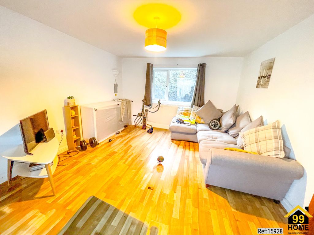 Property photo 3 of 32 Photo 2