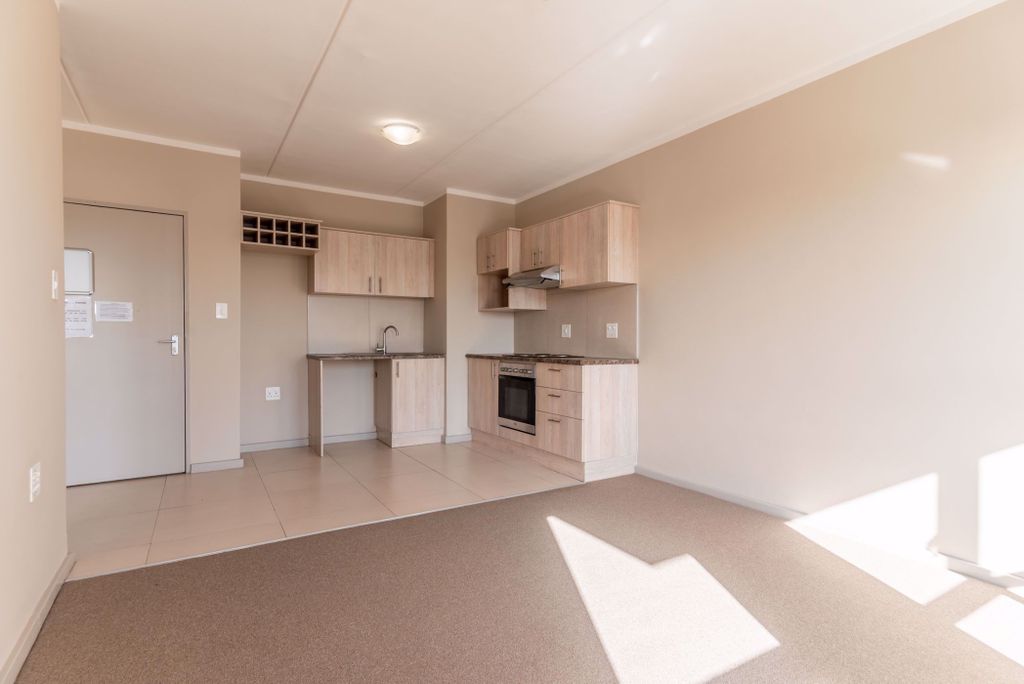 Property photo 2 of 11 Kw1576368