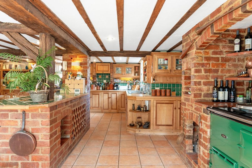 Property photo 2 of 39