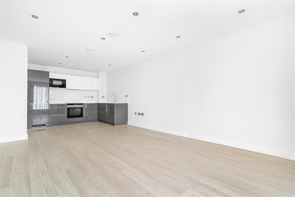 Property photo 2 of 13 7_76126.Jpg