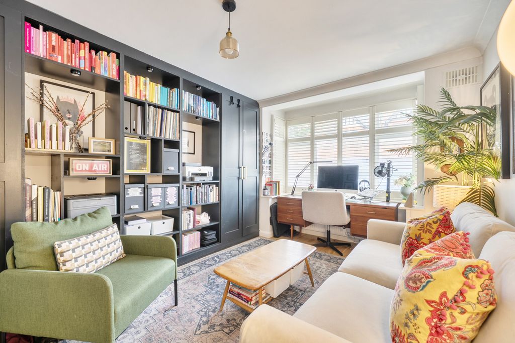 Property photo 2 of 18 1484401-22-6A5129...