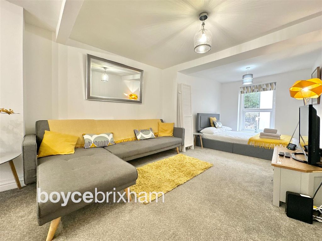 Property photo 1 of 16 Frontwm.Jpg