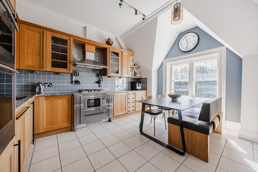 Property photo 3 of 18 Picture No. 02