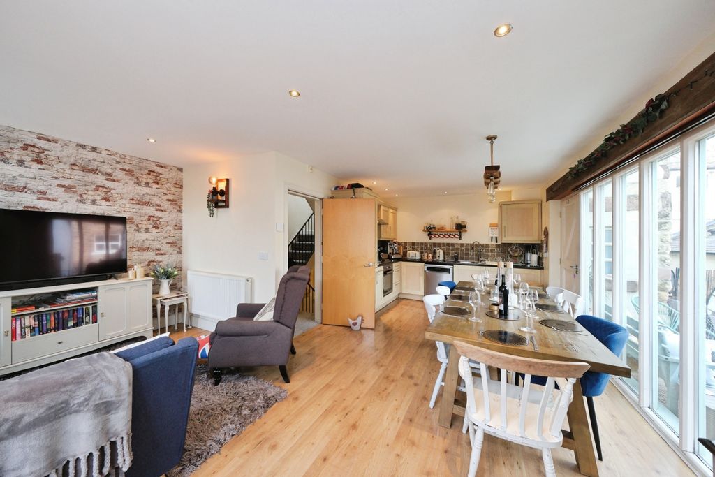 Property photo 2 of 16 Open Plan Living