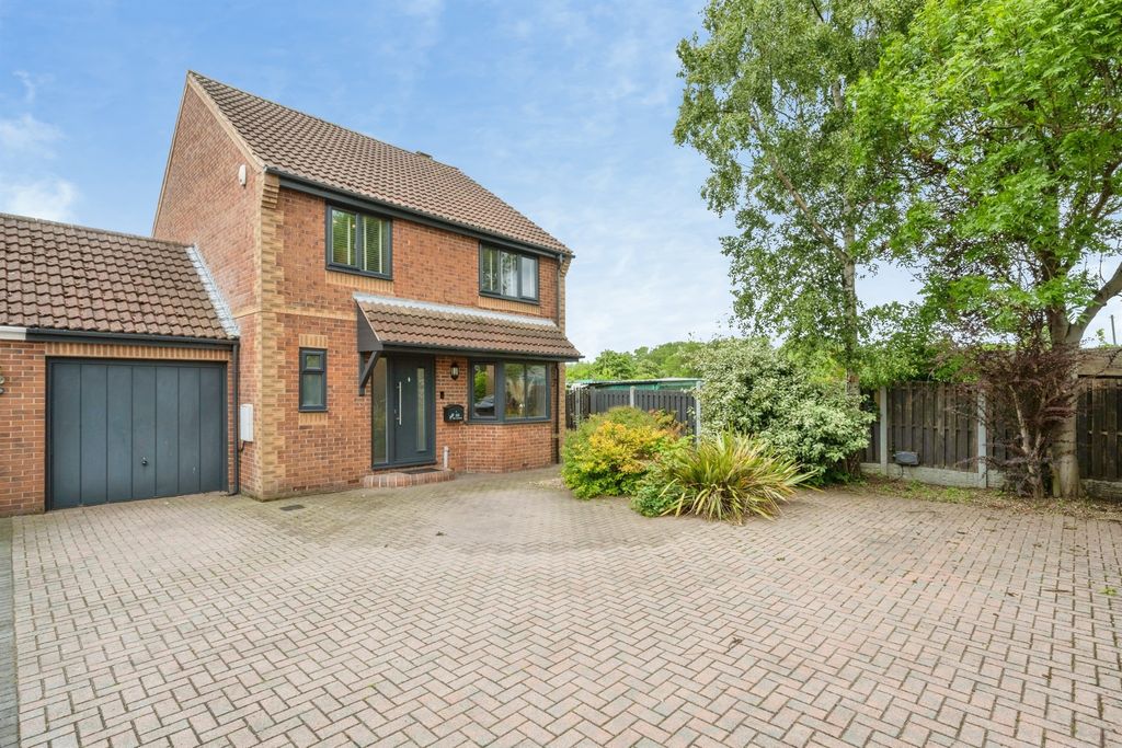 Property photo 1 of 25