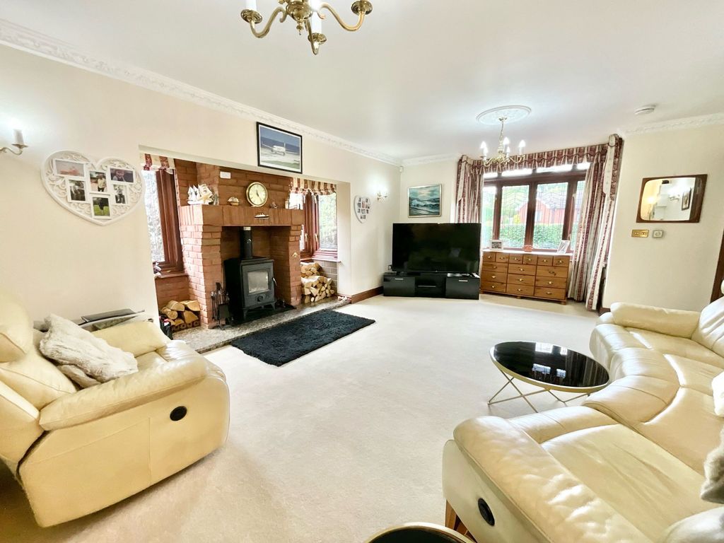 Property photo 2 of 40