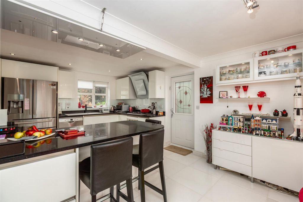 Property photo 2 of 41 Cz0A4063-Edit.Jpg