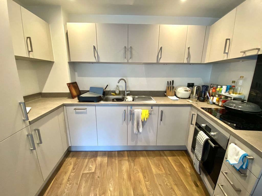 Property photo 2 of 6 Bathroom