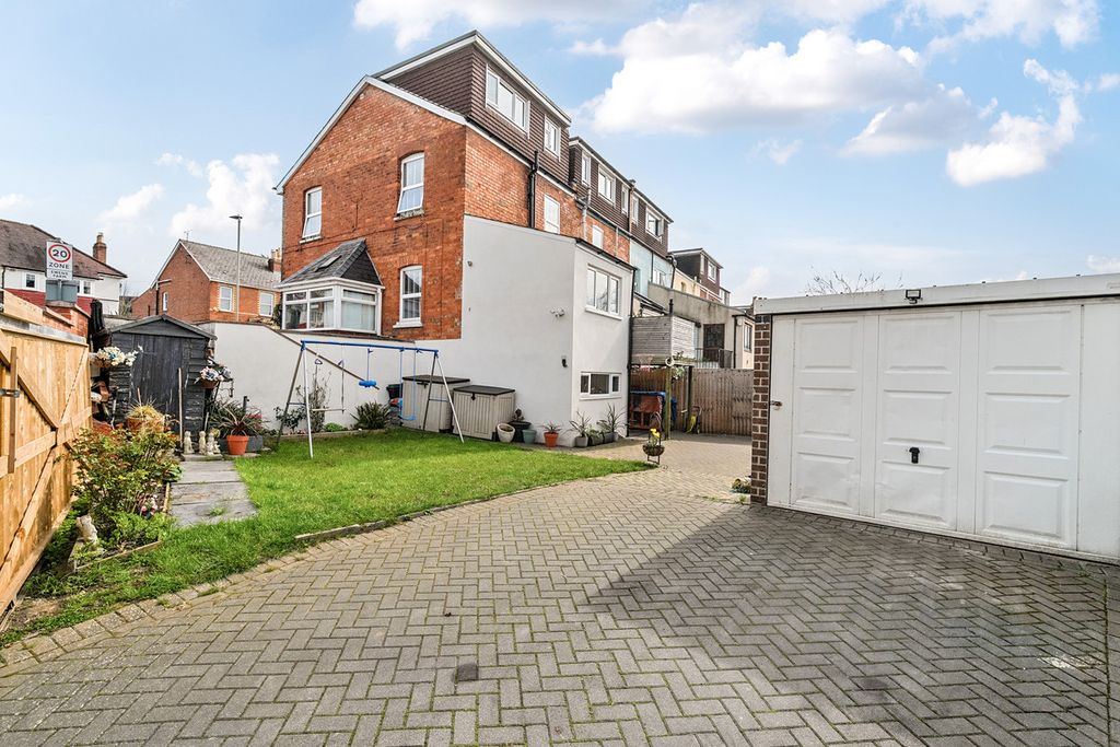 Property photo 1 of 20