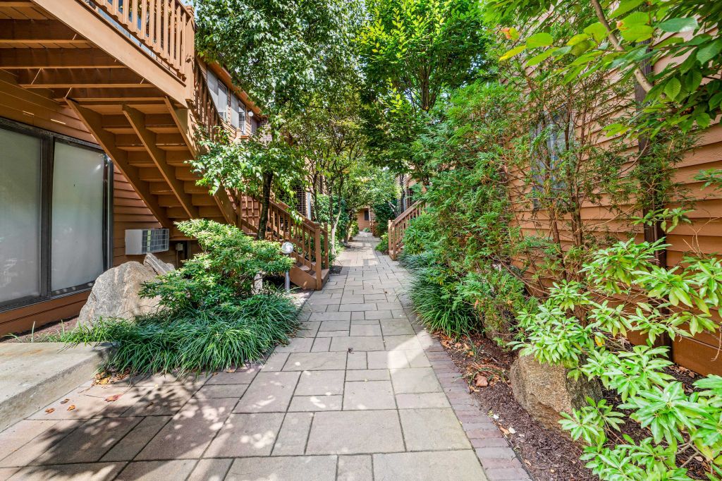 Property photo 3 of 7 <Alttext/>