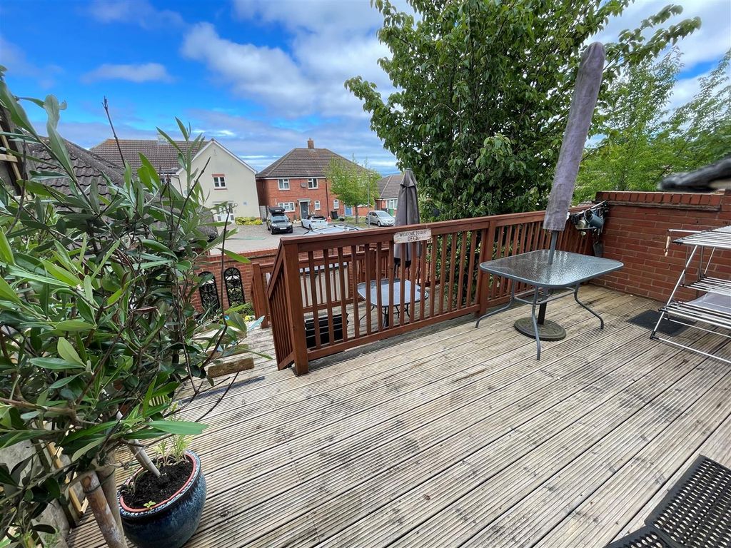 Property photo 3 of 14