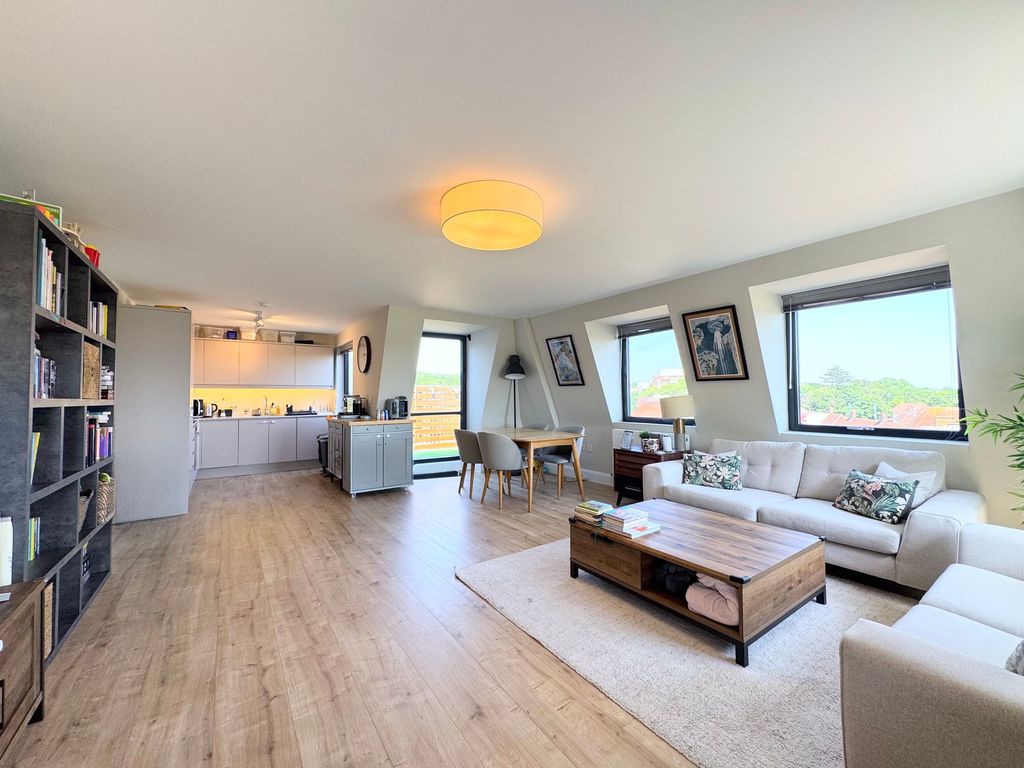 Property photo 1 of 14 Lounge/Kitchen/Dining Area