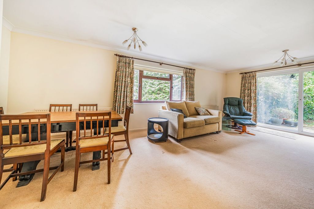 Property photo 3 of 13 Sitting Room