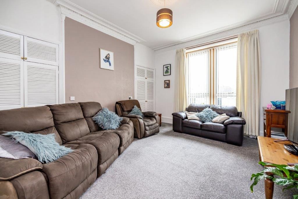 Property photo 2 of 35