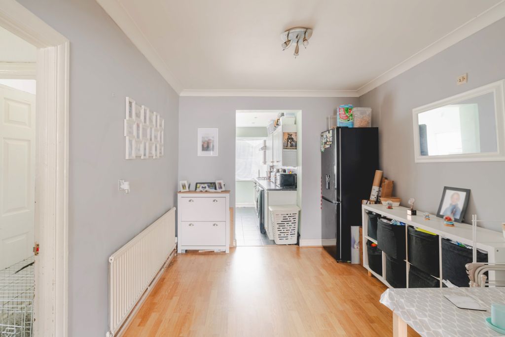 Property photo 3 of 17 3