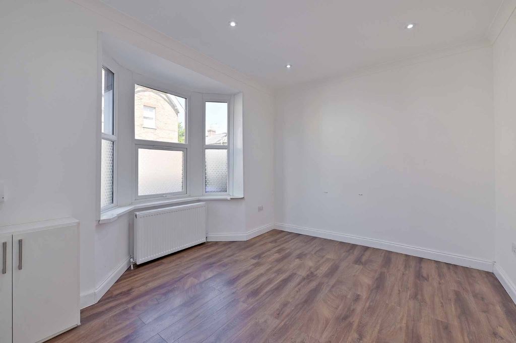 Property photo 3 of 14 Picture No. 04