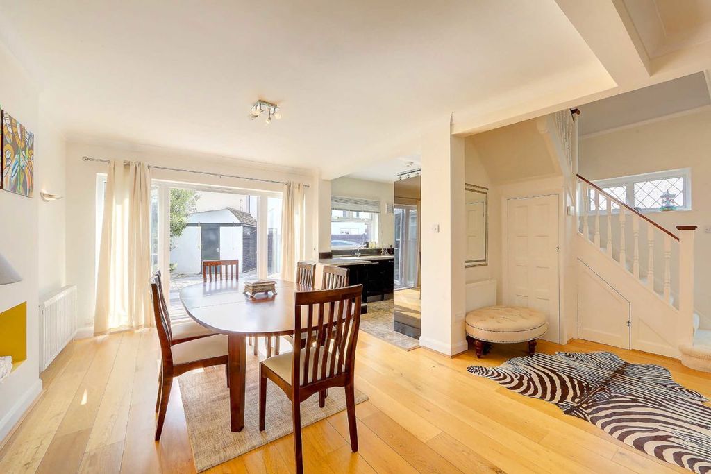 Property photo 3 of 7