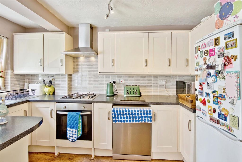 Property photo 3 of 18 Kitchen/Diner