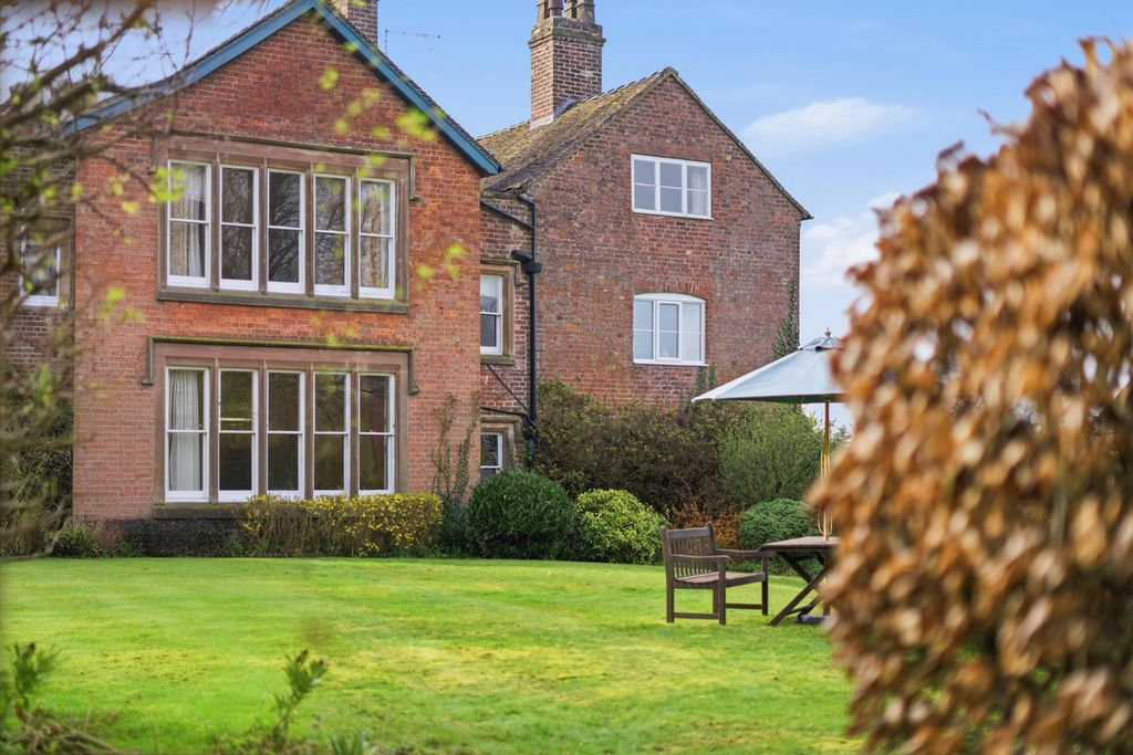 Property photo 1 of 30