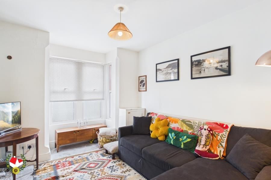 Property photo 3 of 11