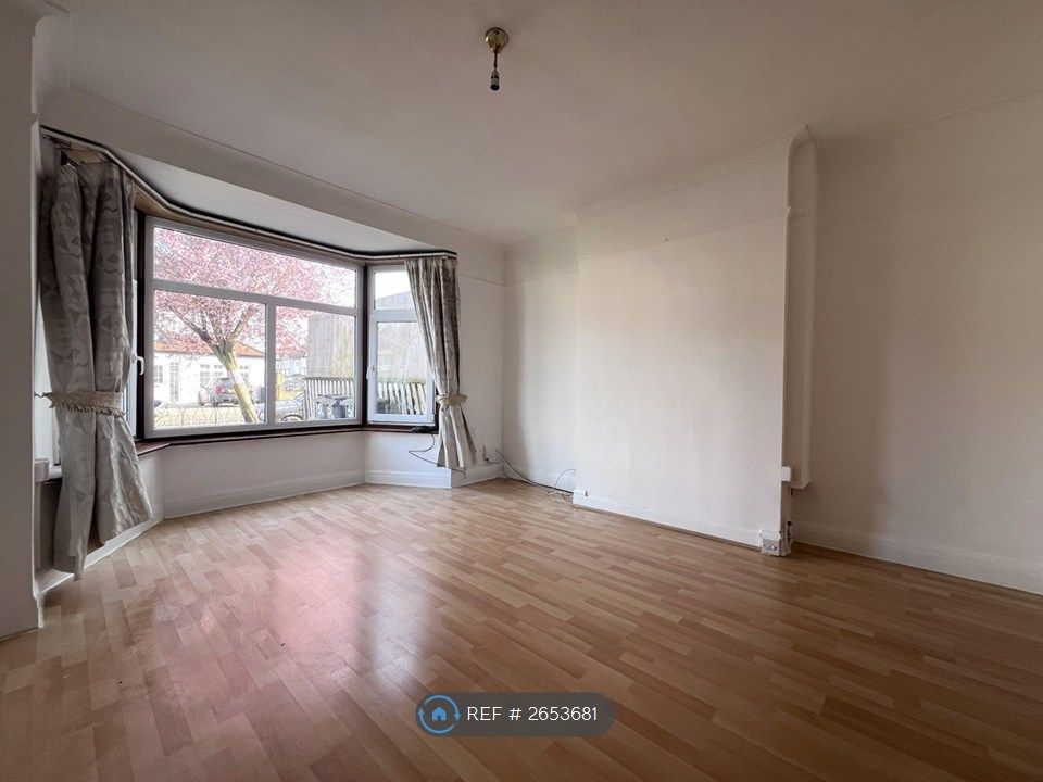 Property photo 3 of 23