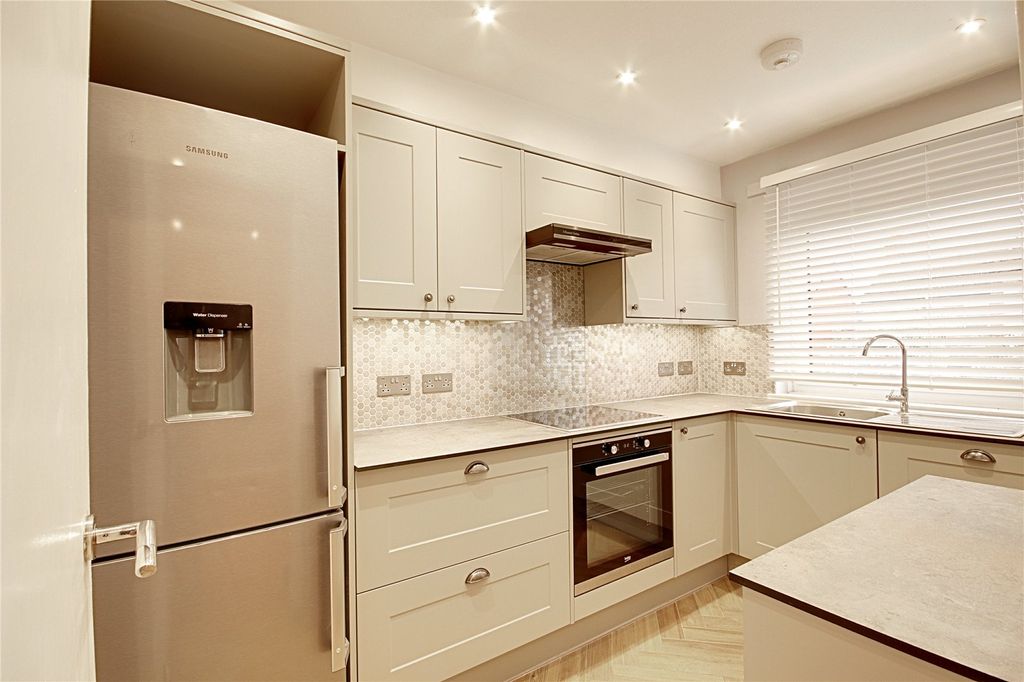 Property photo 2 of 10 Picture No. 21