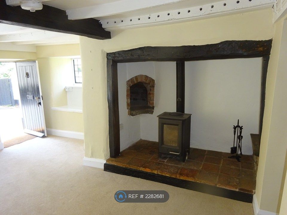 Property photo 3 of 9 Living Room 4.4m x 3m