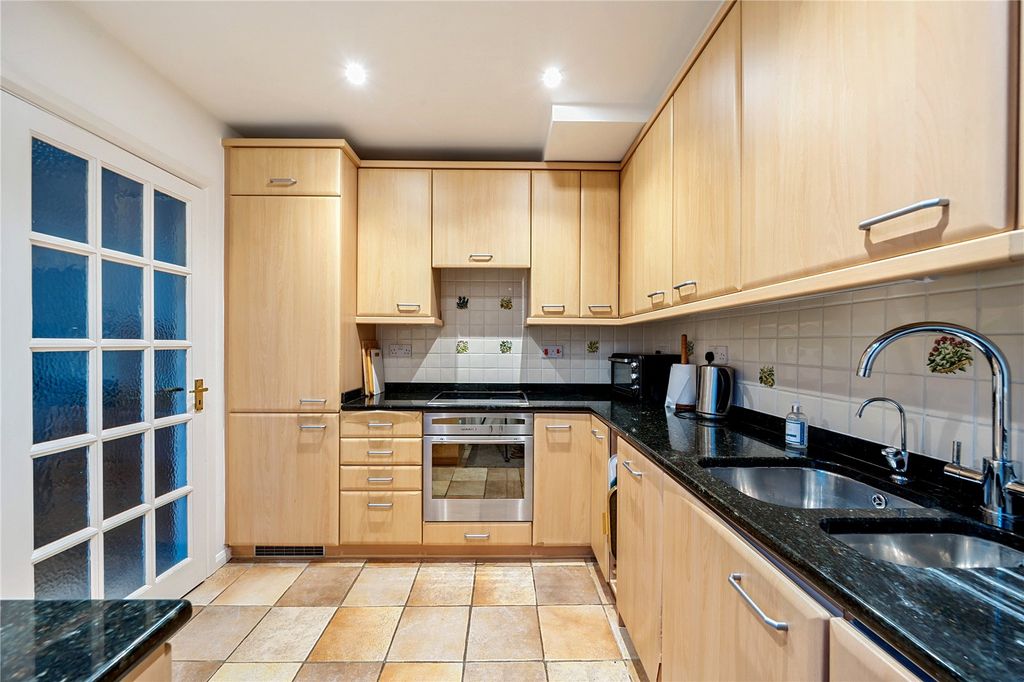 Property photo 3 of 15 Picture No. 02