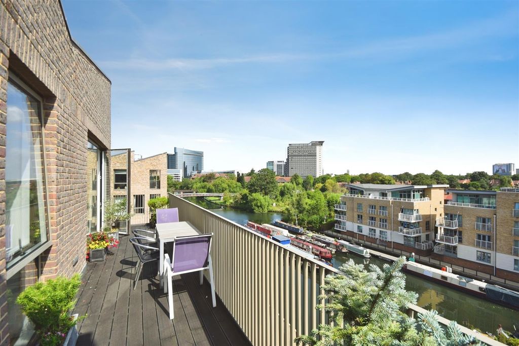 Additional image 6 of 3 bed flat for saleHalyard Court, Durham Wharf Drive, Brentford TW8