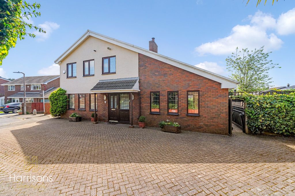 Property photo 1 of 59 5089572