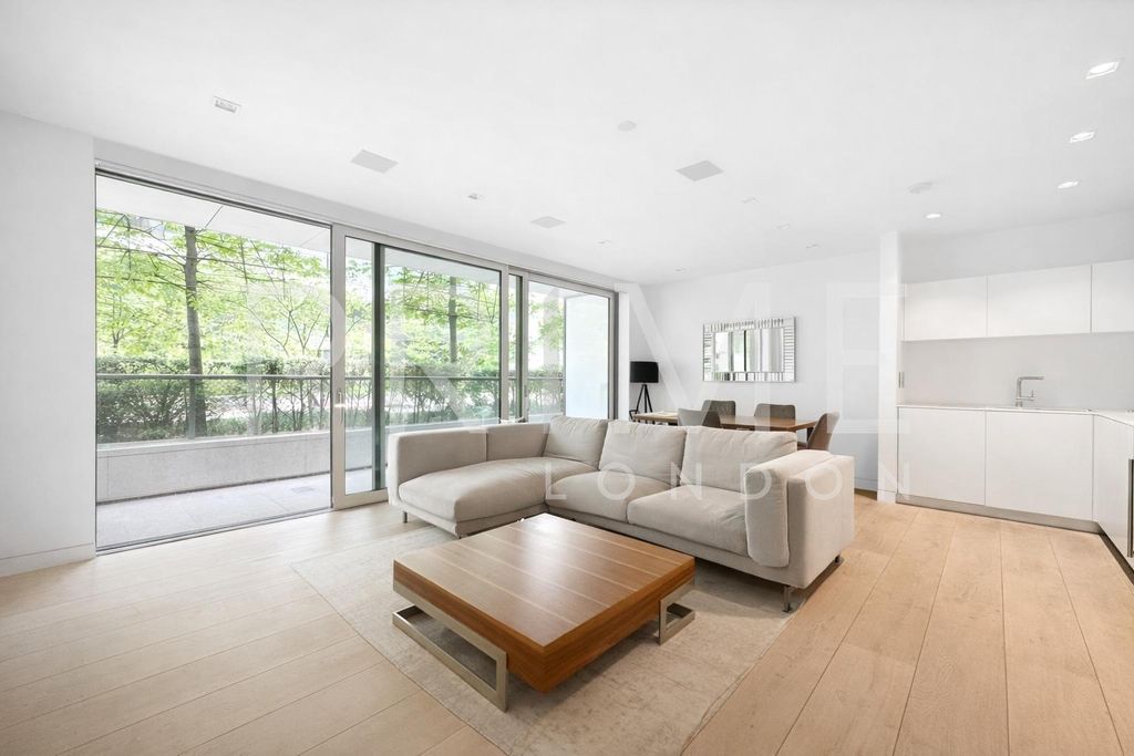 Property photo 1 of 20 Living.Jpeg