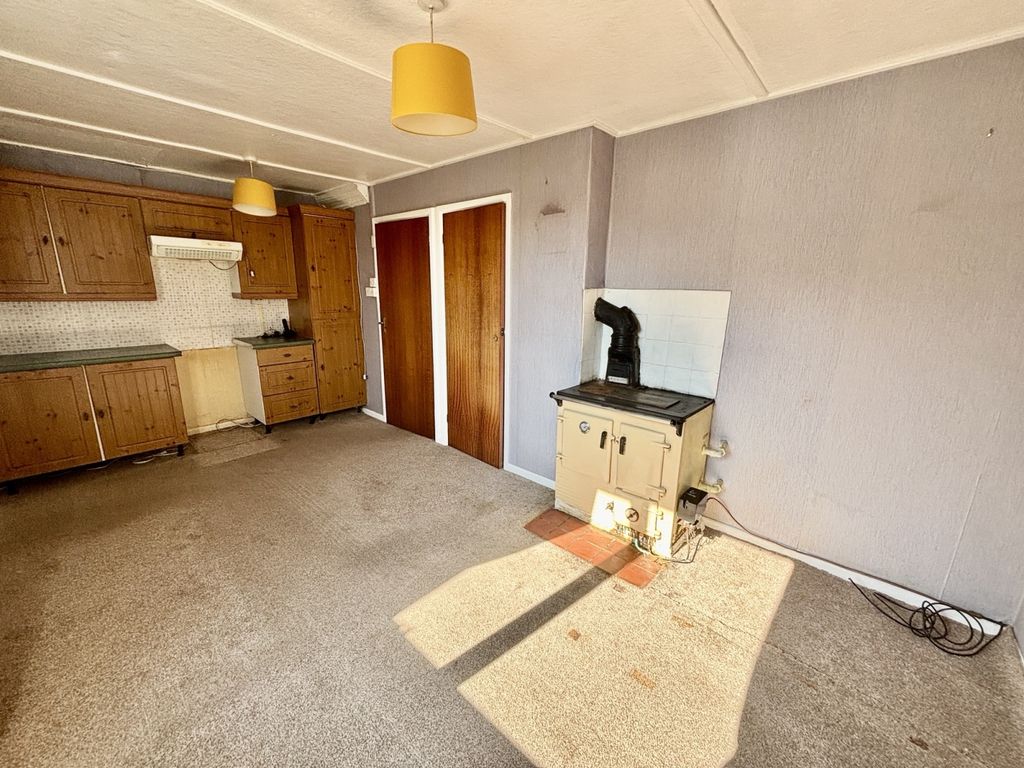 Property photo 3 of 9 Gallery