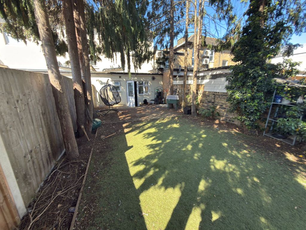 Property photo 2 of 7 Gallery