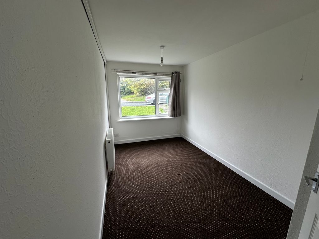 Property photo 3 of 13 Bedroom 2