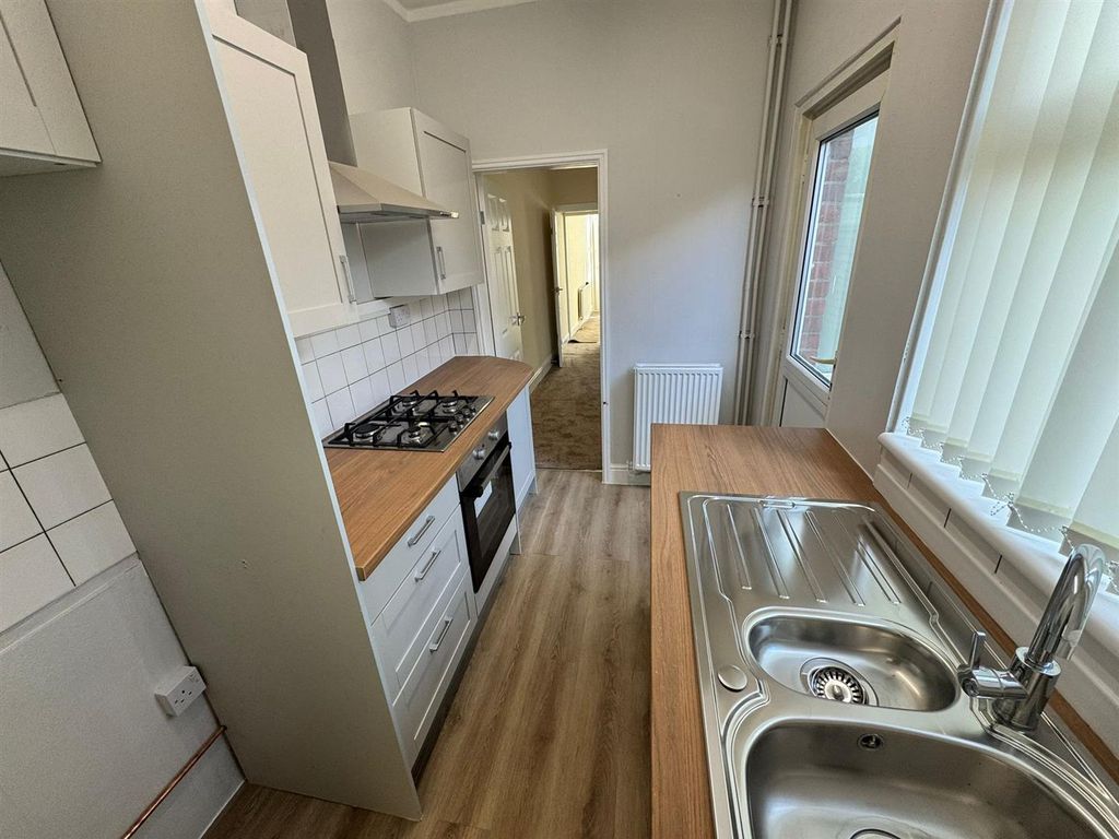 Property photo 2 of 16 Kitchen