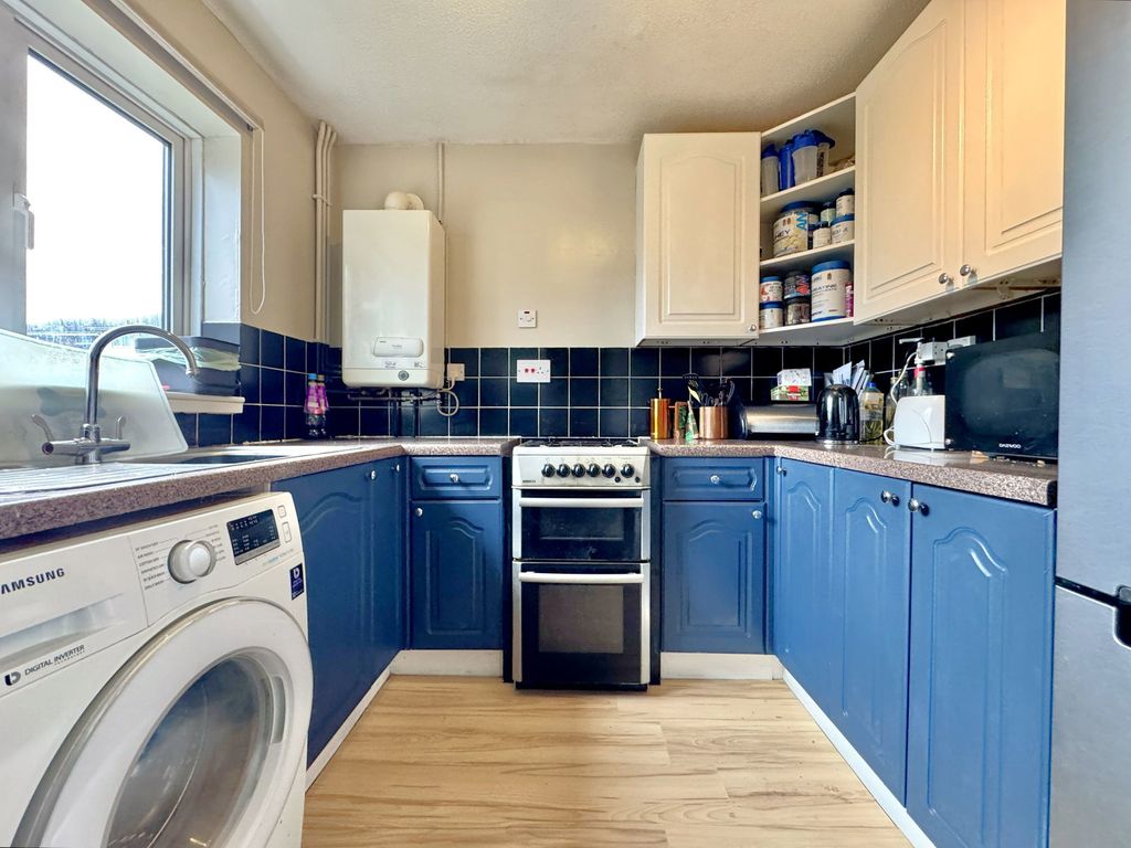 Property photo 3 of 11