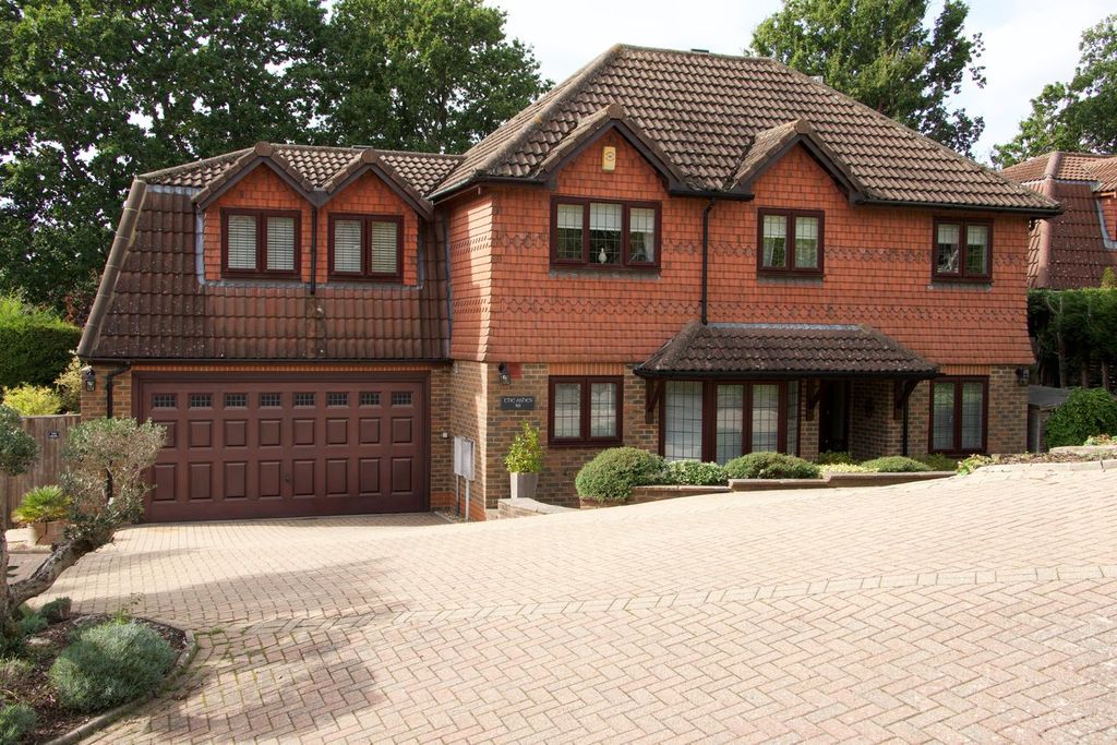 Property photo 1 of 34