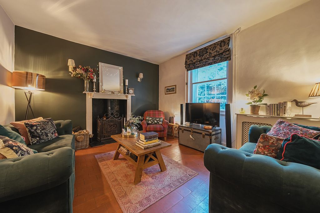 Property photo 2 of 16