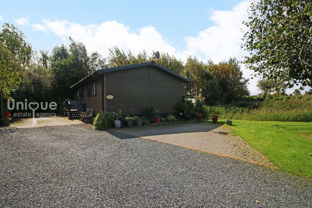 Property photo 3 of 37