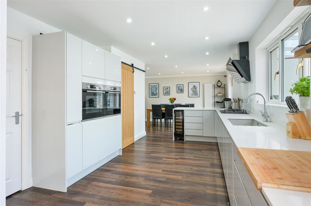 Property photo 3 of 25 William Evans Road,  (21).Jpg
