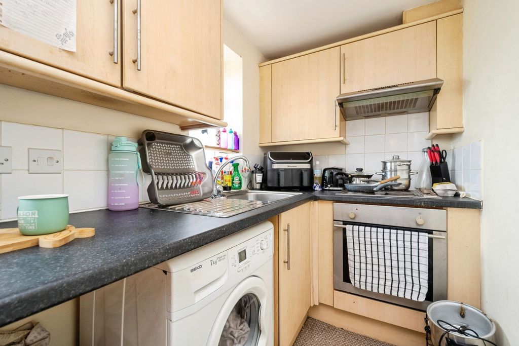 Property photo 3 of 11 Pbox-Img.Jpg