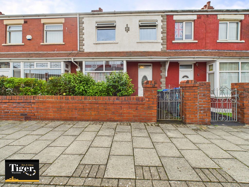 Property photo 1 of 13 Cam02176G0-Pr0690-Still008