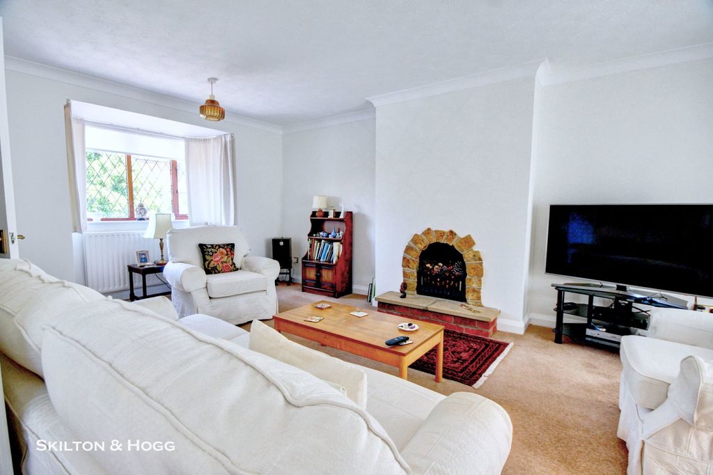 Property photo 3 of 19