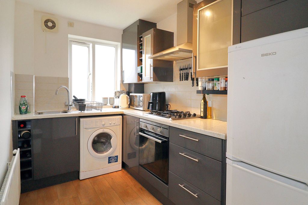 Property photo 3 of 5