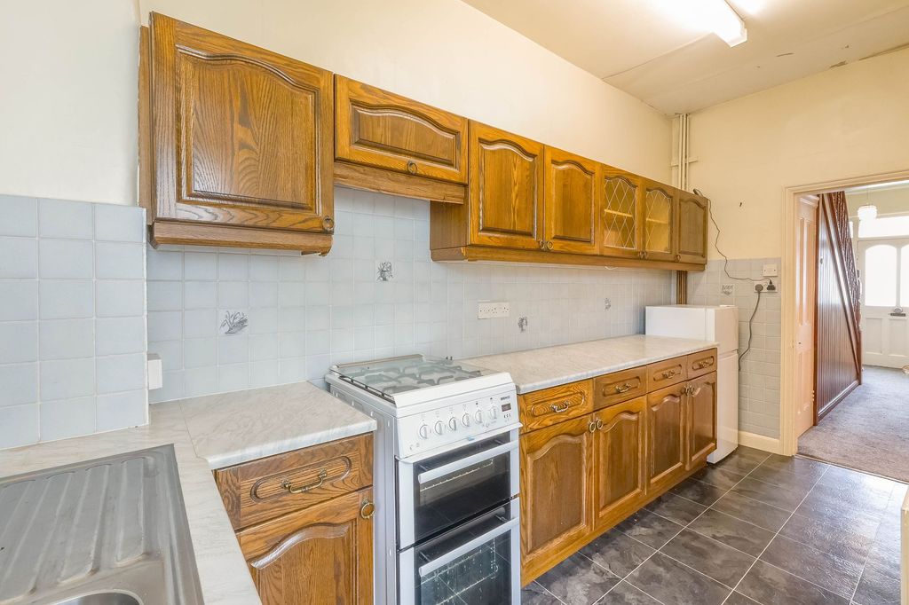 Property photo 2 of 34