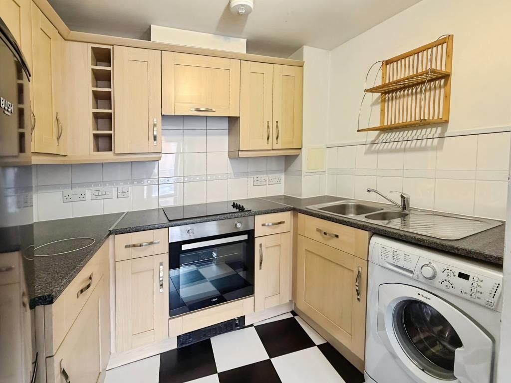 Property photo 2 of 6 Kitchen