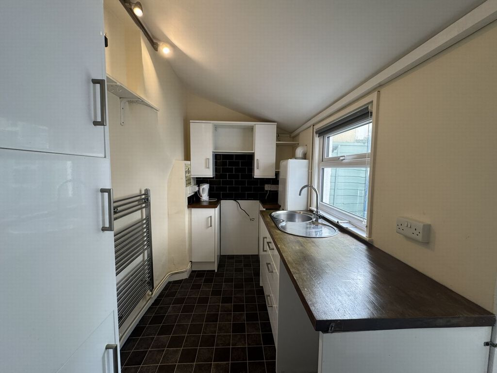 Property photo 3 of 12 Photo 5