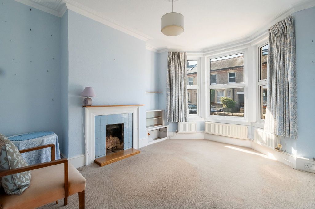 Property photo 2 of 18