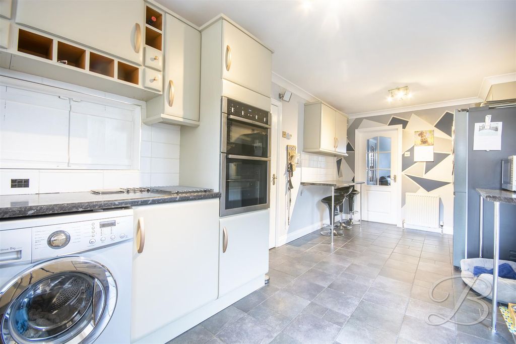 Property photo 3 of 38 CC10.Jpg