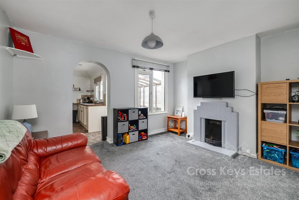 Property photo 2 of 19 Sitting Room